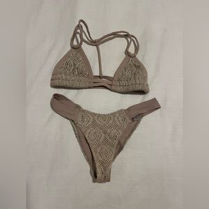 Nude montce, crochet, bikini
